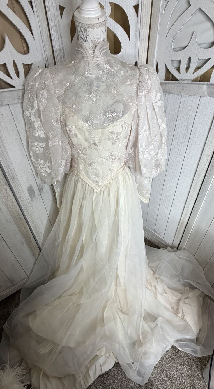 Vintage Wedding Dress 80s Pink Floral Embroidered Full Sweep Bridal Gown Medium
